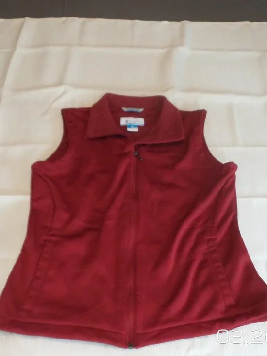 COLUMBIA Women's Red Polyester Vest Size Large Like New - Picture 4 of 15